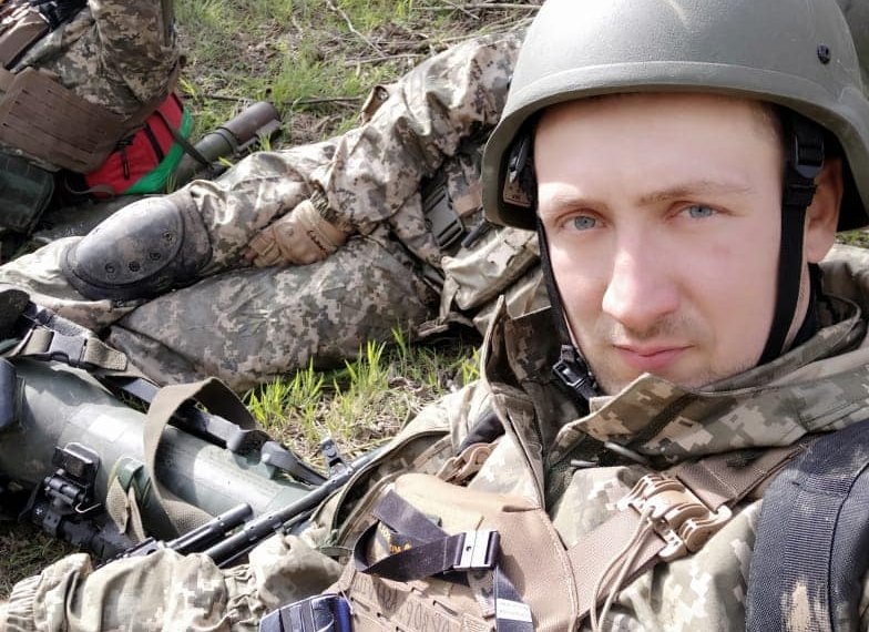 “ყველას გაგვეპარა”-ვინ არის ახალგაზრდა რომელიც უკრაინაში წინა ხაზზე იბრძვის