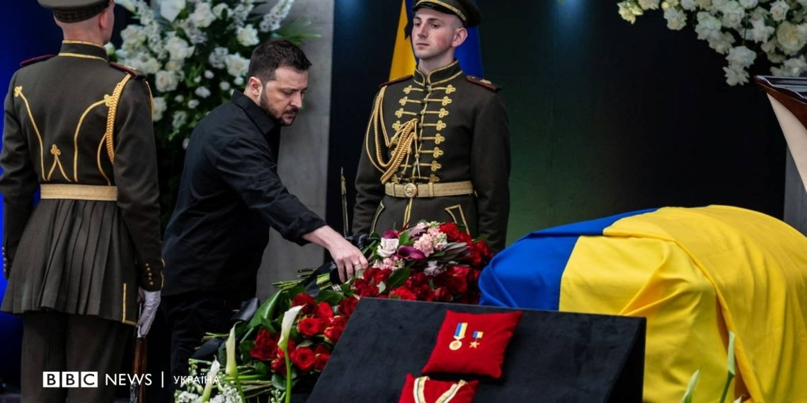 უკრაინა  პირველი პრეზიდენტს გამოეთხოვა +ფოტო