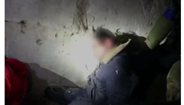 5 საათიანი დაკითხვის და ცემის შემდეგ, მძევალი ელექტრო სკამზე დასვეს