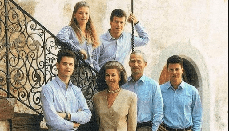 ნახეთ 10 უმდიდრესი სამეფო ოჯახი, რომელთა ცხოვრებაც ყველაზე გამორჩეულია