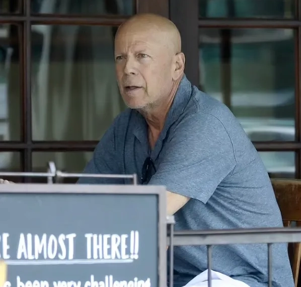 ბრიუს უილისი პაპარაცების ობიექტივში