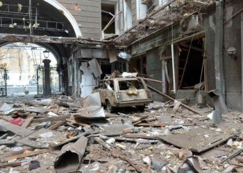 დნიპროში სარაკეტო თავდასხმის შედეგად დაიღუპა 10 და დაშავდა 35-მდე ადამიანი