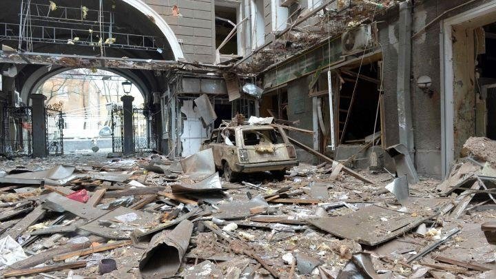 დნიპროში სარაკეტო თავდასხმის შედეგად დაიღუპა 10 და დაშავდა 35-მდე ადამიანი