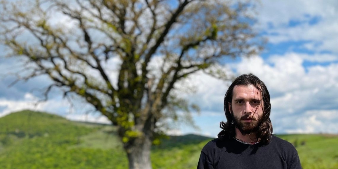 “დედებს ამხობენ ერთმანეთს თავზე”, “განადგურებული ყავთ ქალები”-დომინიგ მანგომ ოჯახის სიწმინდის დღეს ვიდეო მიუძღვნა