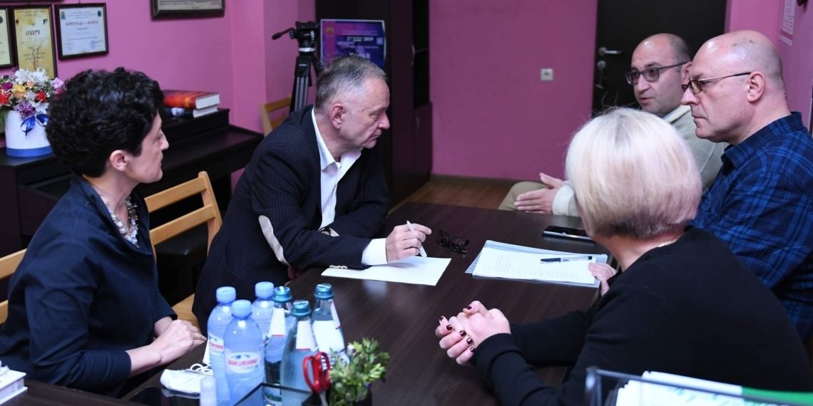 “ხელი უნდა შეეწყოს ქუთაისის ოპერის სცენაზე იმ ადგილობრივი ახალგაზრდების დაბრუნებას”-ქუთაისის ოპერის თეატრს თეა წულუკიანი სტუმრობდა