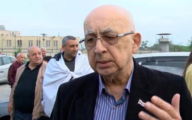 მორჩით პრეზიდენტის სიცოცხლით თამაშს-ნიკოლოზ სააკაშვილი