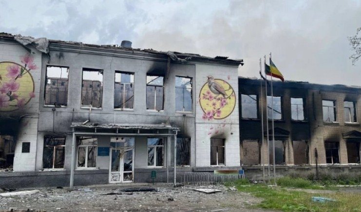 რუსმა დამპყრობლებმა სკოლას  აკრძალული ფოსფორის საბრძოლო მასალა ესროლეს