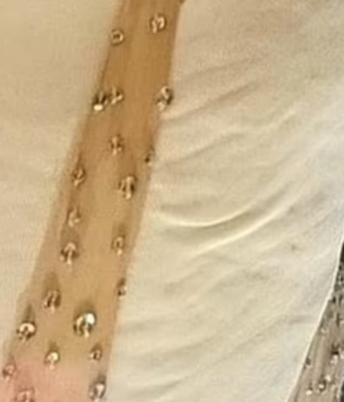 კაბა დაფლეთილია