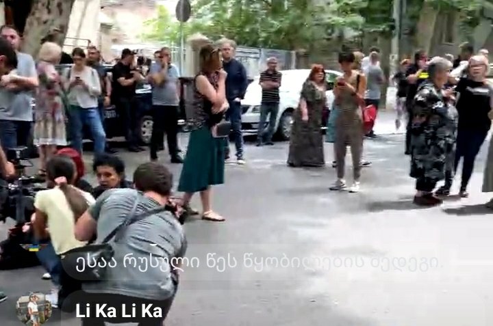 თბილისში ადგილობრივებმა კეკელიძის ქუჩა გადაკეტეს