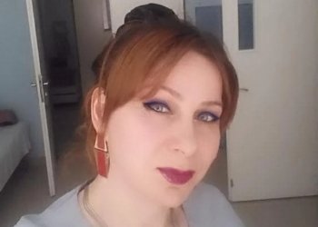 ეს რა ვნახე – ქალს ავტომობილი სახლთან დაეჯახა