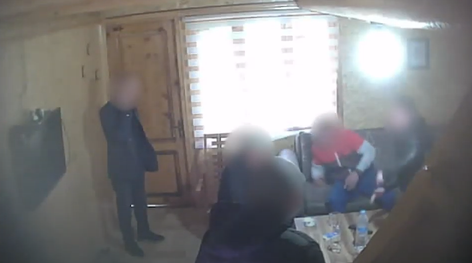 მე ქურდებთან მივდივარ – რა ჩანს კადრებში, რომელსაც შსს აქვეყნებს (+ვიდეო)