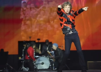 78 წლის მიკ ჯაგერი ისევ ისეთი ენერგიულია