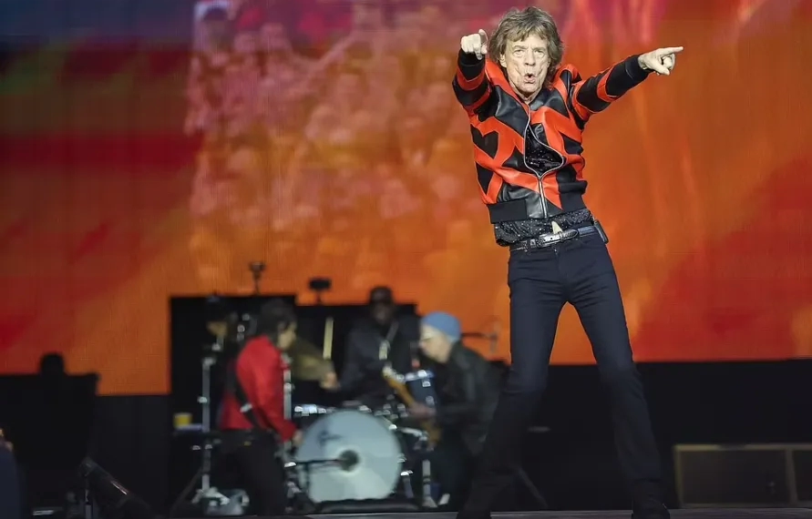 78 წლის მიკ ჯაგერი ისევ ისეთი ენერგიულია