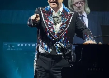 75  წლის ელტონ ჯონის შეუდარებელი ლაივი