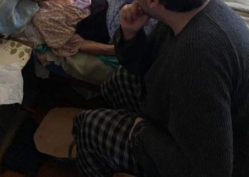 ორივე ტკივილისგან და შიმშილისგან იტანჯება – ბებიას და შვილიშვილის დახმარება სჭირდებათ