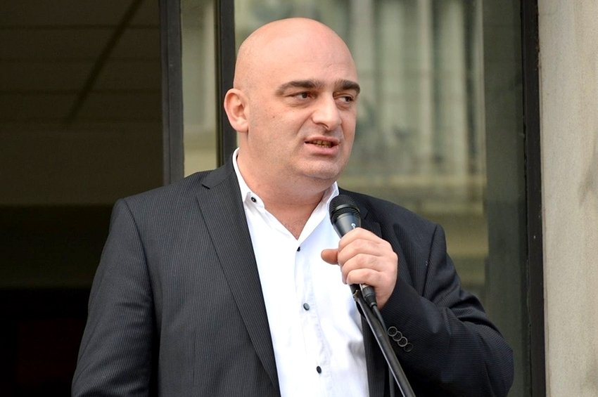 საბოლოოდ გააშიშვლა – მუხლებზე დააჩოქა საქართველოსა და მისი პირადი მტრები – სანდრო ბრეგაძე ზვიად გამსახურდიაზე