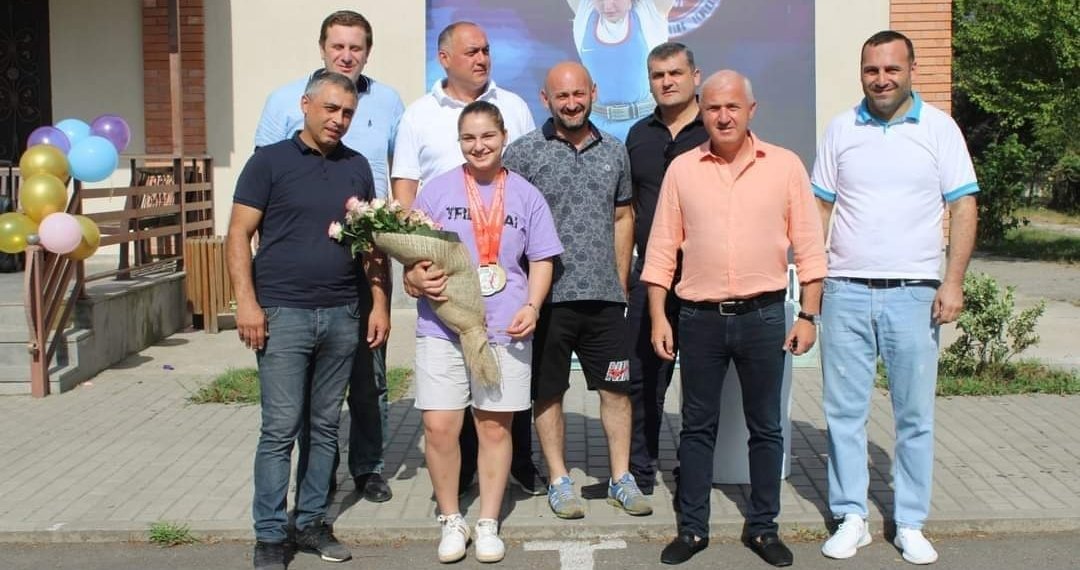 როგორ დახვდნენ ორგზის ევროპის ჩემპიონს, მარიამ მურღვლიანს, ხონში (+ფოტო)