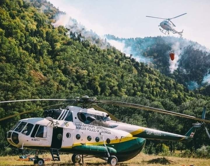ბორჯომში ხანძრის ქრობის პროცესში თურქეთის სამი სპეციალიზებული სახანძრო თვითმფრინავი მონაწილეობს