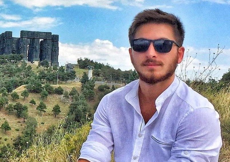 უბე­დუ­რი შემ­თხვე­ვა რა­ჭა­ში-მამაკაცი ხევში გადავარდა