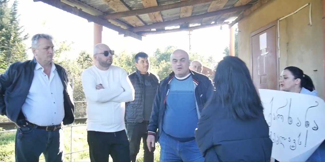 “სანაგაოზე რატო არ ყვირიხართ”-ქუთაისში მეტალურგიულმა ქარხანამ მუშაობა განაახლა