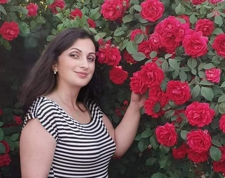 ეხლა უნდა გაგეხარა შენს პატარა ანგელოზთან ერთად-სენაკში მშობიარე გარდაიცვალა
