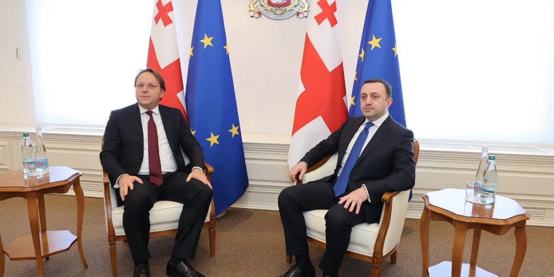 მართალი, რომ გითხრათ ვხედავ უკვე განვითარებას – ეკონომიკა ყვავის-ოლივერ ვარჰეი
