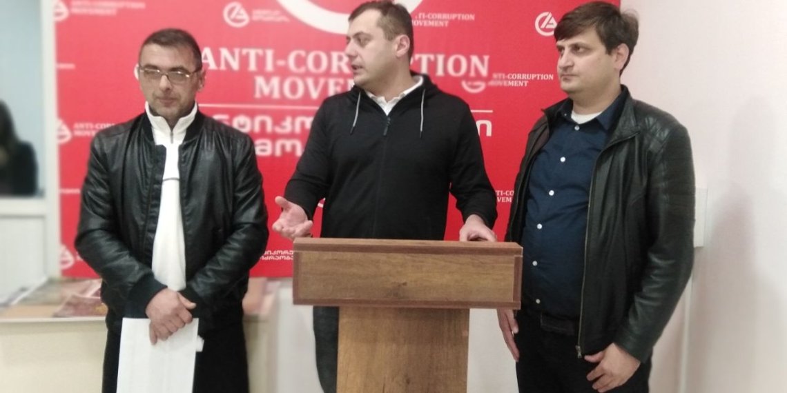 ხონის ბიუჯეტის ნახევარი მის ჯიბეში მიდის- რა ბრალდებებს უყენებენ ხონის მერიას