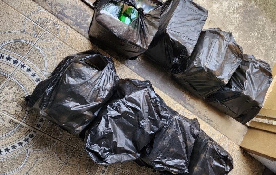 გალში ქართული მინერალური წყლის კონტრაბანდა აღმოაჩინეს