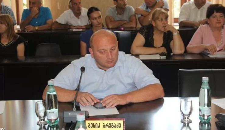 ,,ერთიანი ნაციონალური” მოძრაობის წევრს ბესო ბრეგაძეს ქუთაისის საკრებულომ უფლებამოსილება შეუწყვიტა