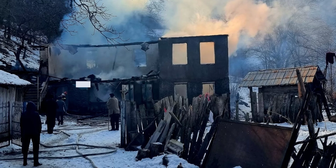 4 მცირეწლოვანი ბავშვი, 11 წლის ტყუპი-ლენტეხში 7 სულიან ოჯახს დახმარება ჭირდება