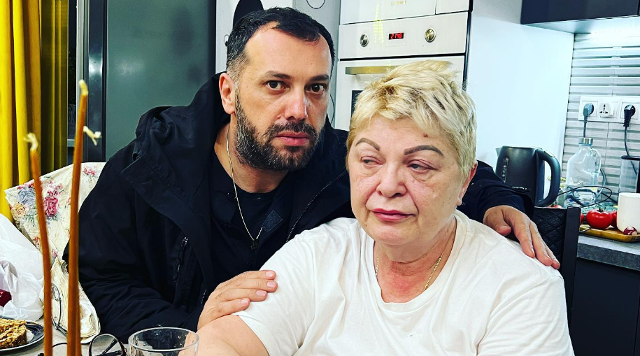 ასე გამითენა ახალი წელი საახალწლო სასროლებმა – ქალი, რომელსაც ახალი წლის ღამეს სახლი დაეწვა დახმარებას ითხოვს