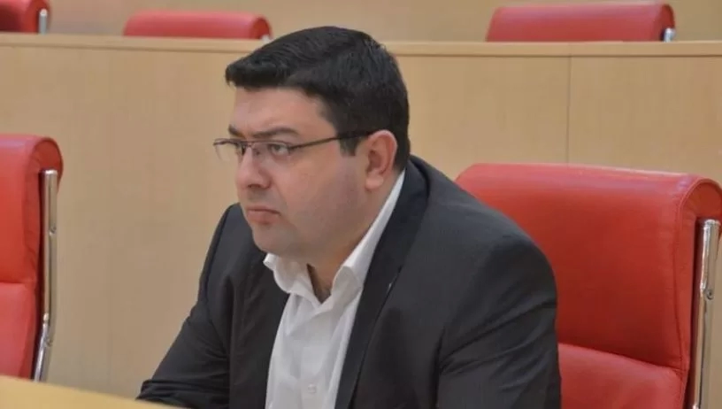 მომისმინე ბიჭო,დაგმარხავ მაგ ევროპაში-დიტო სამხარაძის მუქარა მოქალაქეს