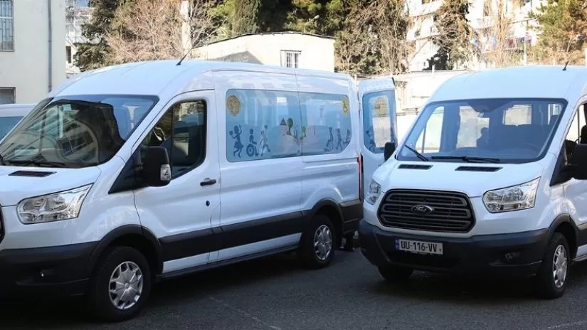 მარტვილში სკოლის მიკროავტობუსის მძღოლები გაიფიცნენ