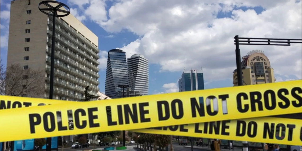 მგონი ვიღაც ჩაცხრილეს. 7 ჯერ ისროლა ტიპმა-სროლა ვაკეში