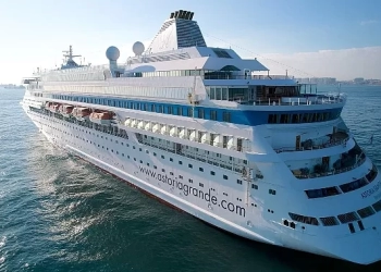 ვის ეკუთვნის ბათუმში შემოსული  ლაინერი რუსი ტურისტებით