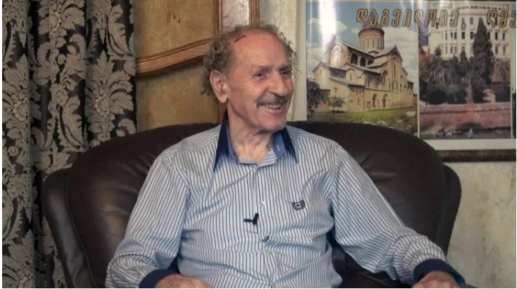 მე ბა­ბუა აღარ მყავს – ომარ მხეიძის შვილიშვილი პოსტს აქვეყნებს