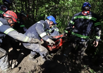 კადრები სტიქიის ზონიდან, საიდანაც ცხედრები ამოიყვნაეს