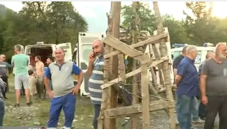 მანქანა თავისი მძღოლით წაიღოო – რას ამბობენ შოვში მოქალაქეები