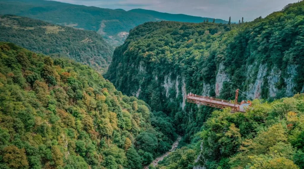 რამდენი ადამიანი სტუმრობს ოკაცეს კანიონს და რომელი ქვეყანა ლიდერობს ვიზიტორთა შორის