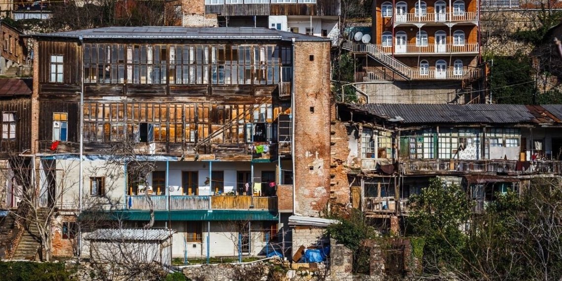 ქუთაისის ქალაქის ცენტრალურ ნაწილში,კულტურული მემკვიდრეობის ძეგლები ისევ ავარიულია