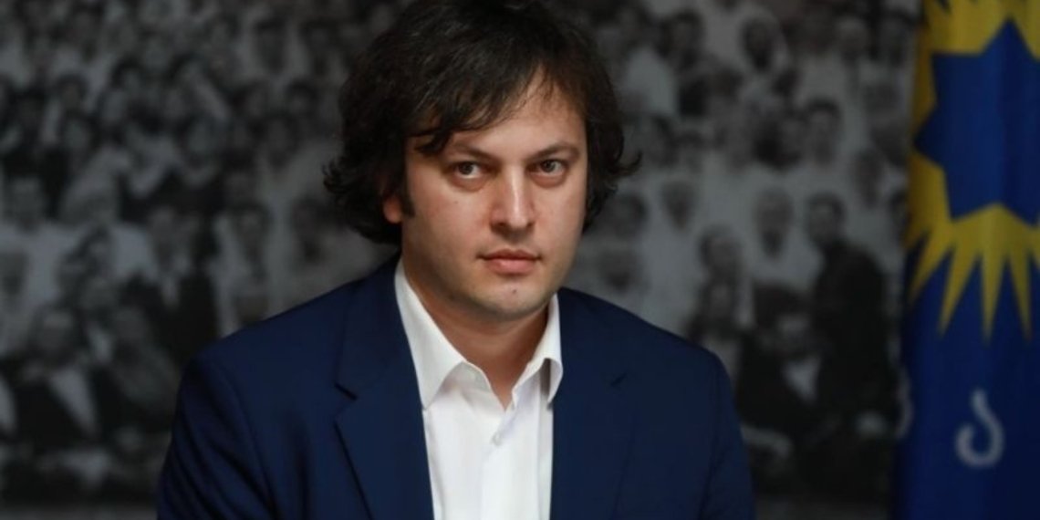 მინდა გკითხოთ, მაშინ თქვით ტყუილი თუ ახლაც იზიარებთ იმავე პოზიციას 2008 წლის ომთან დაკავშირებით – კობახიძე პრეზიდენტს