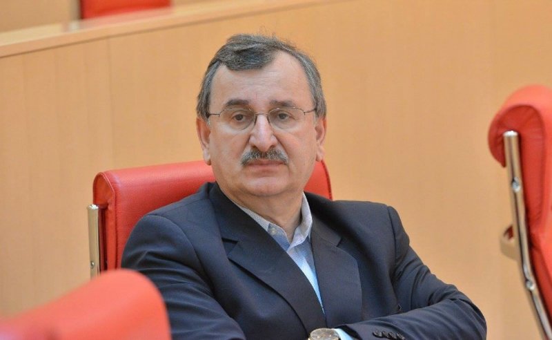 მოვუწოდებ პრეზიდენტს, ხვალ აიღეთ ბილეთი და წადით – იარეთ, იარეთ, როგორც დადიოდით „ქართული ოცნების“ და მტრის ჯინაზე – რომან გოცირიძე