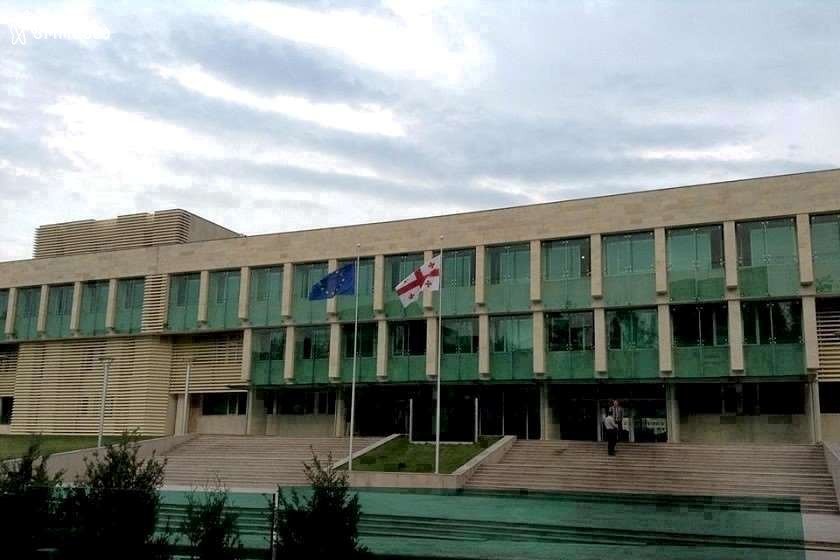 სერბეთის მოქალაქეები, რომელთაც კავშირი აქვთ „რევოლუციურ სცენარებთან,“ საქართველოში USAID-ის პროგრამის მოწვევით ჩამოვიდნენ