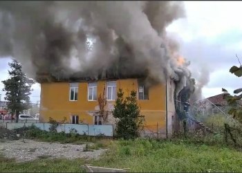 ხონში ყოფილი კომისარიატის შენობა იწვის