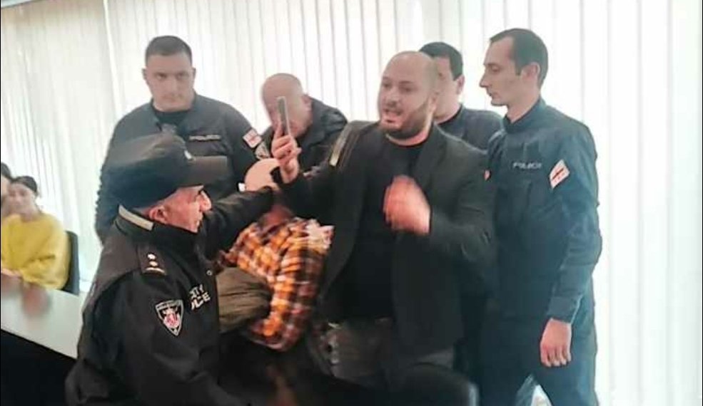 თქვენ ხართ რუსული ხელისუფლება – ქუთაისის საკრებულოს სხდომაზე ხმაური იყო