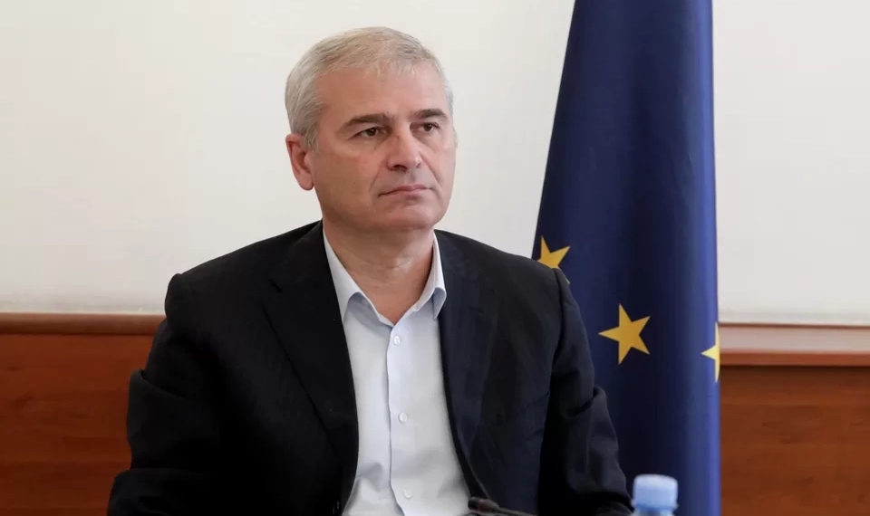 ირაკლი ქადაგიშვილი ლაზარე გრიგორიადისზე: არ შეიძლება შენი ქვეყნის პოლიციელი დაწვა,რაც არ უნდა პოლიტიკური მიზნები გამოძრავებდეს