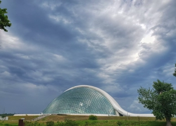 “ვკვდები როგორც ქალაქი…” – პარლამენტის შენობასთან აქცია გაიმართება