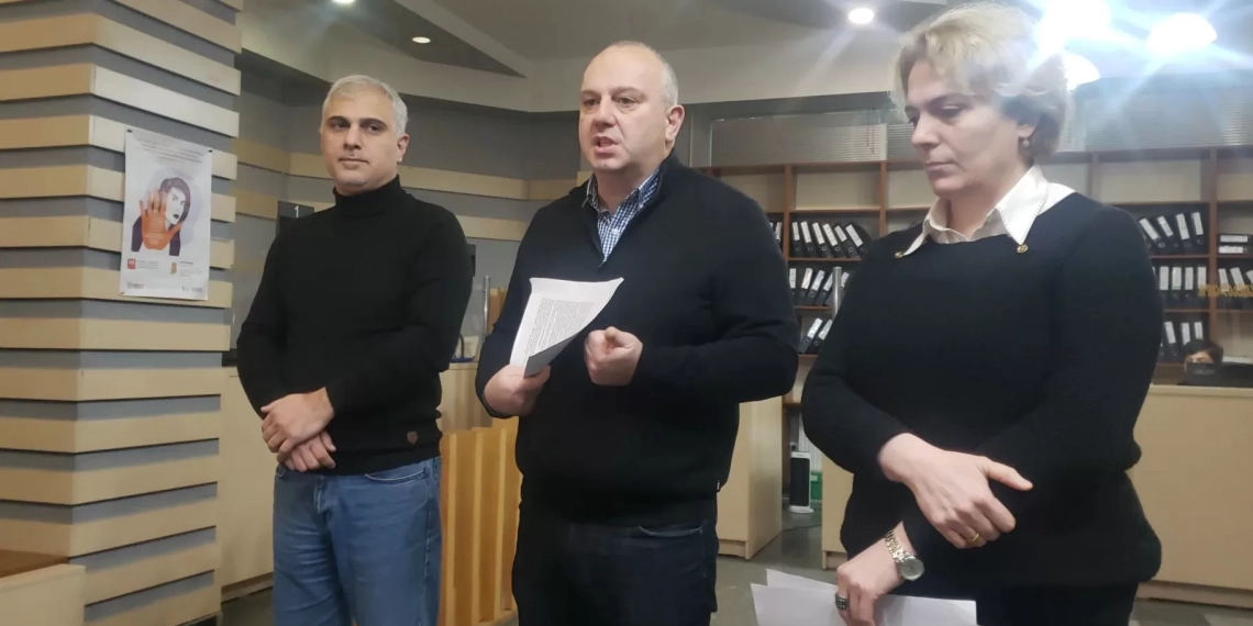 „ნაციონალური მოძრაობის“ ქუთაისის ორგანიზაციის წევრები ყოფილ თანაგუნდელებს პოლიტიკურ თაღლითობაში ადანაშაულებენ