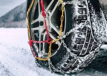 გარკვეულ ტერიტორიებზე მანქანების ზამთრის საბურავებით აღჭურვა სავალდებულო იქნება – პარლამენტმა ცვლილებები მიიღო