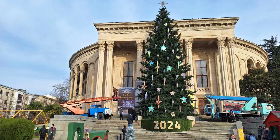 რა ღონისძიებებია დაგეგმილი ხვალ, ქუთაისში ნაძვის ხის ანთებაზე